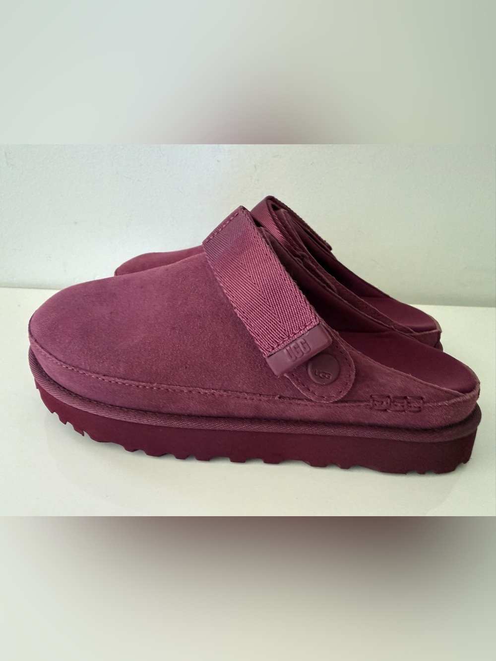 UGG Goldenstar Clog Women's Size 8.5